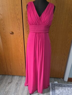 Fuchsia V-Neck Sleeveless Maxi Dress with Ruched Waist
